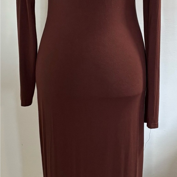 Elegant Brown Long Sleeve Dress - Picture 2 of 2